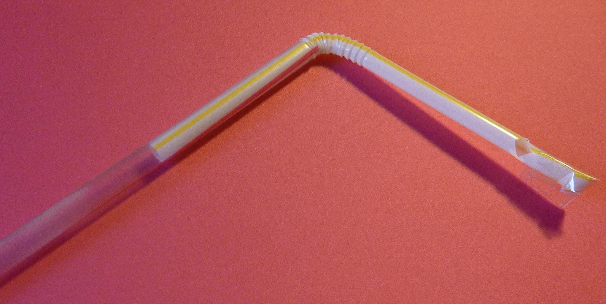 Tourniquet � r�action fabriqu� en paille � boire.